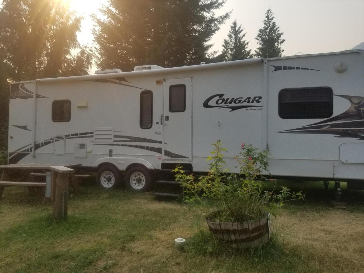 Noah'S Ark Campground Revelstoke Eksteriør bilde