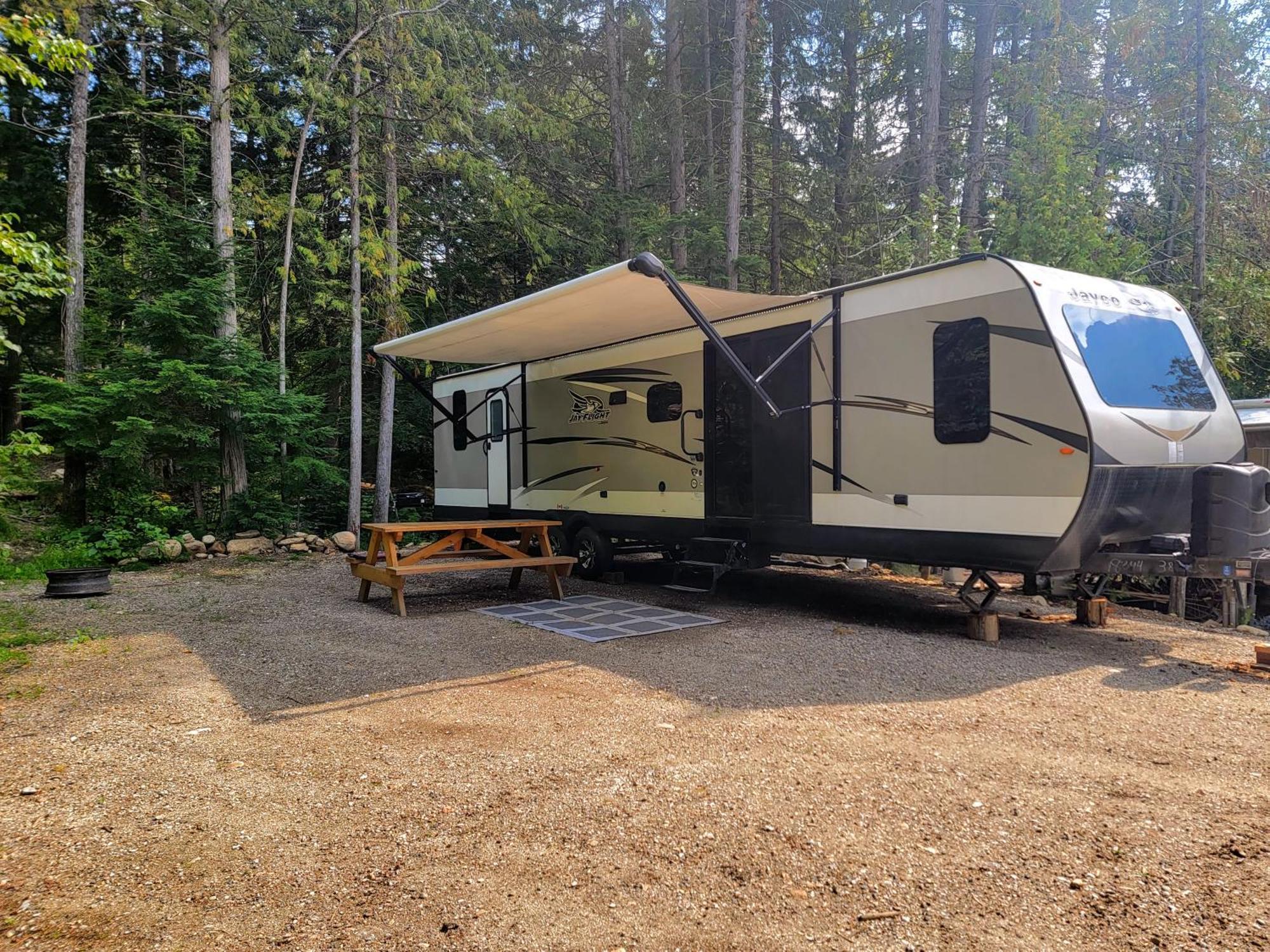 Noah'S Ark Campground Revelstoke Eksteriør bilde
