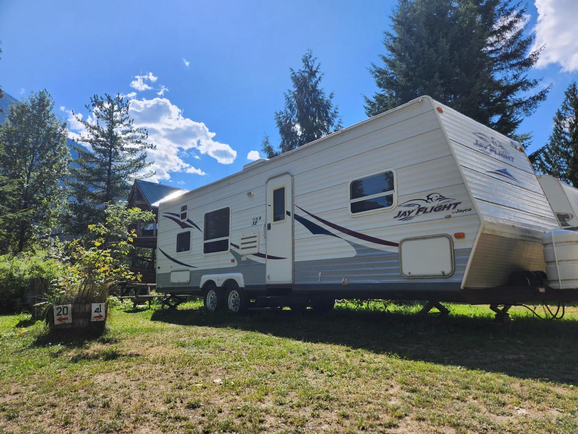 Noah'S Ark Campground Revelstoke Eksteriør bilde