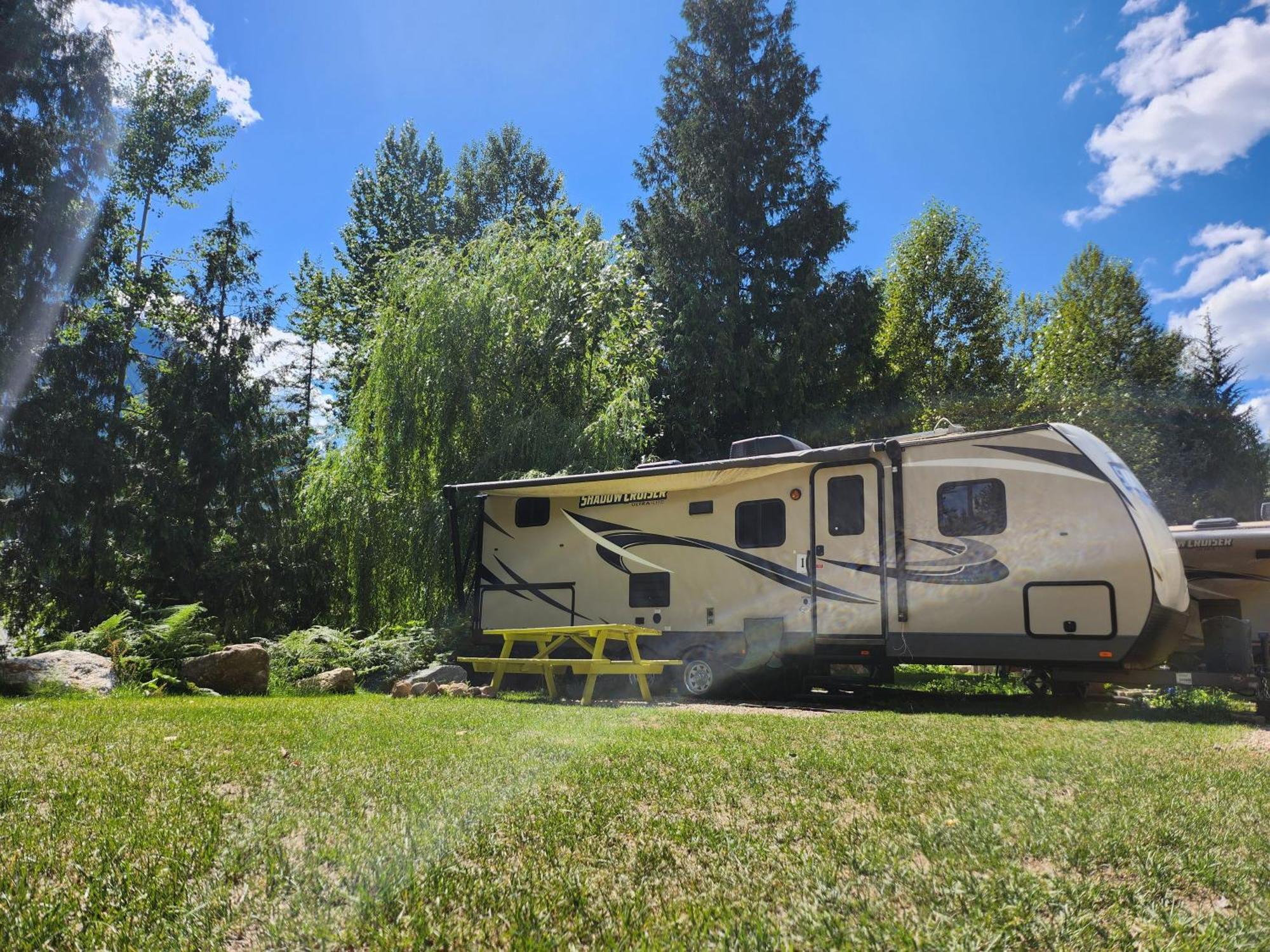 Noah'S Ark Campground Revelstoke Eksteriør bilde