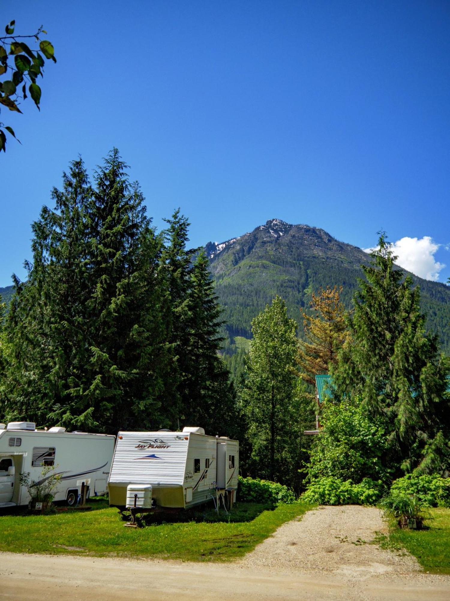 Noah'S Ark Campground Revelstoke Eksteriør bilde