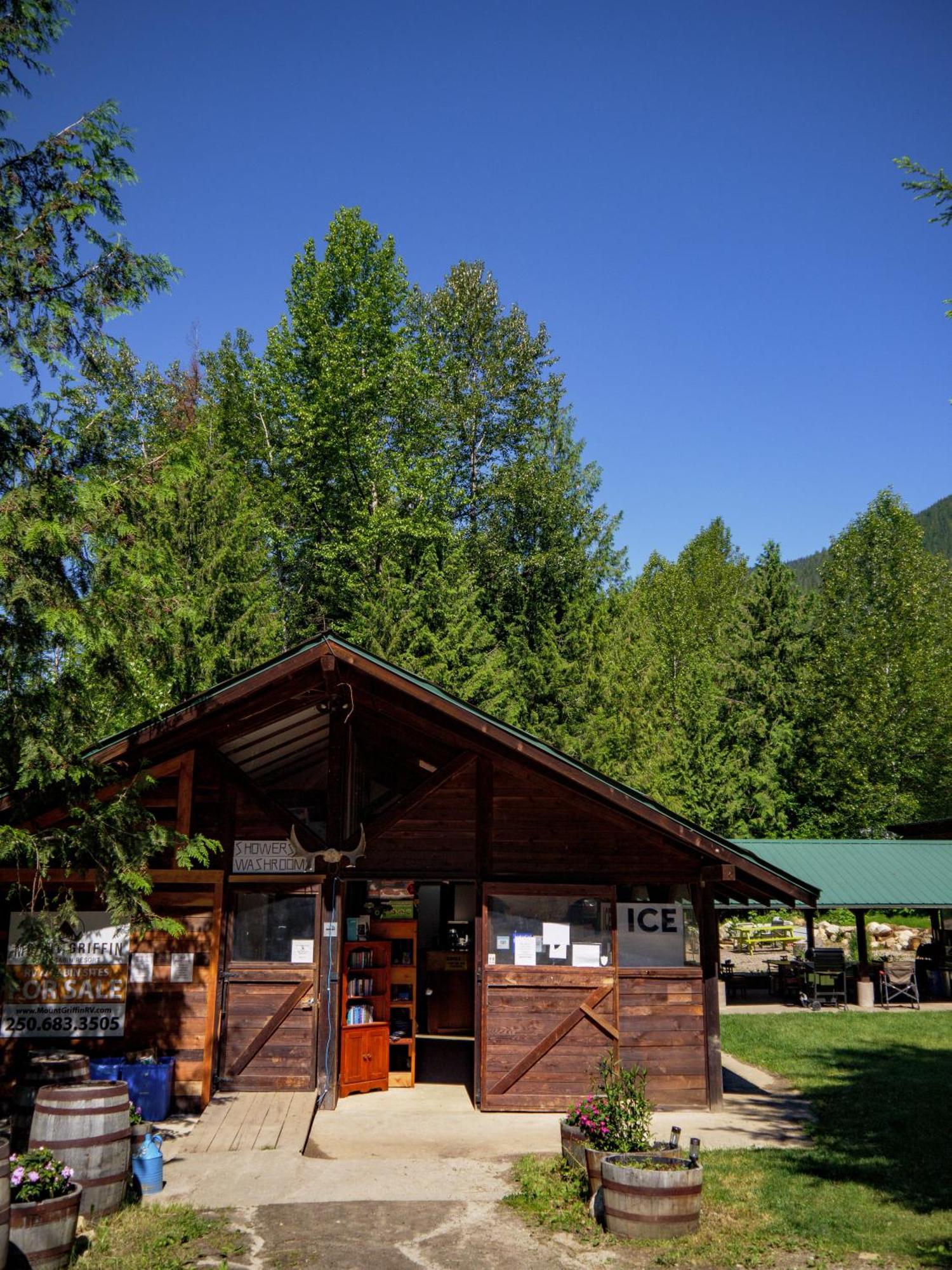 Noah'S Ark Campground Revelstoke Eksteriør bilde