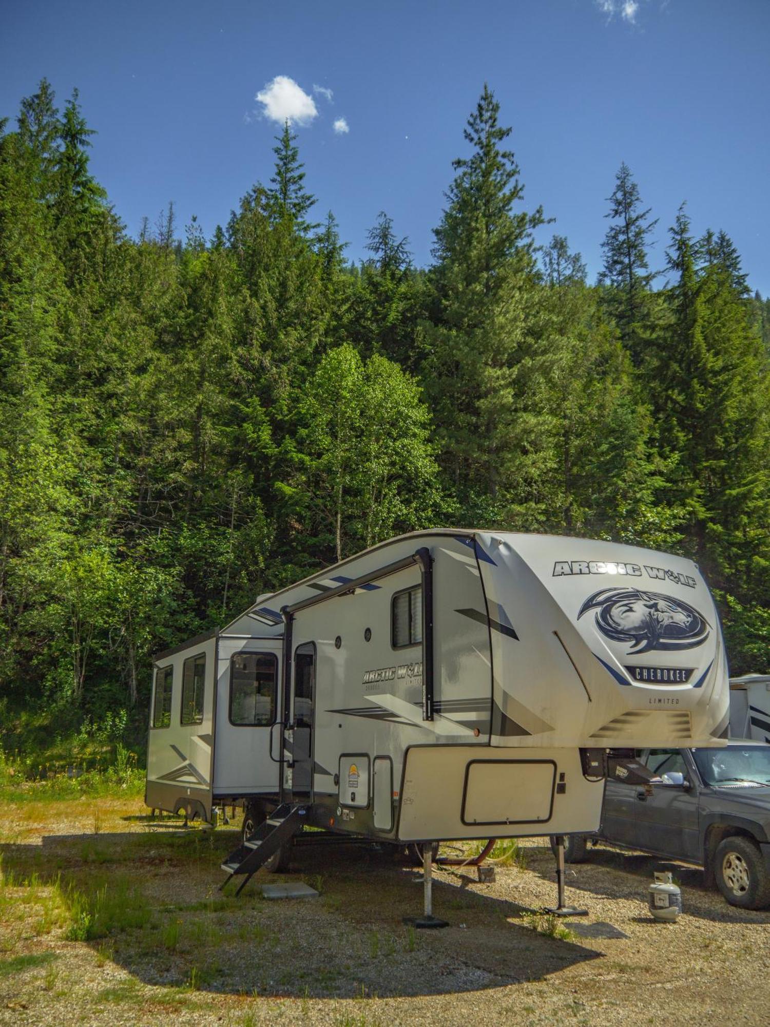 Noah'S Ark Campground Revelstoke Eksteriør bilde